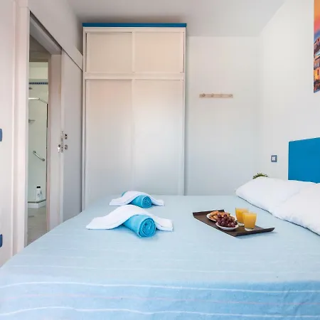 C.riva Apartament. アパート *