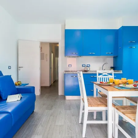 アパート C.riva Apartament. ロス・アブリゴス